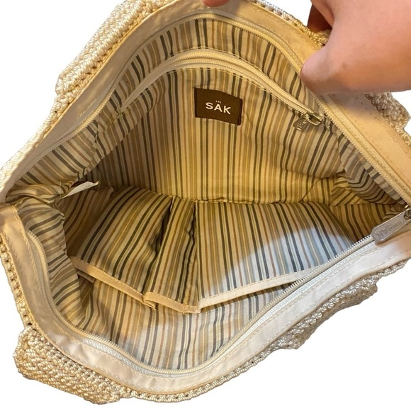 The Sak Vintage Small Crocheted Bag Beige Color Zippered Pockets - Picture 5 of 12